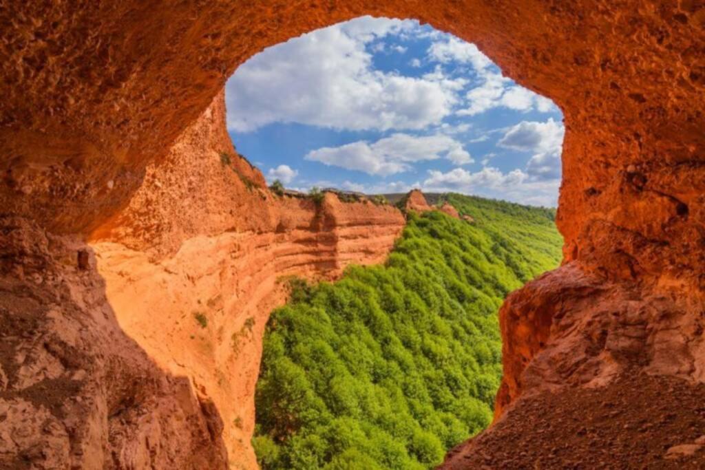 Apartamento tranquilo, amante de la naturaleza Ponferrada Bagian luar foto